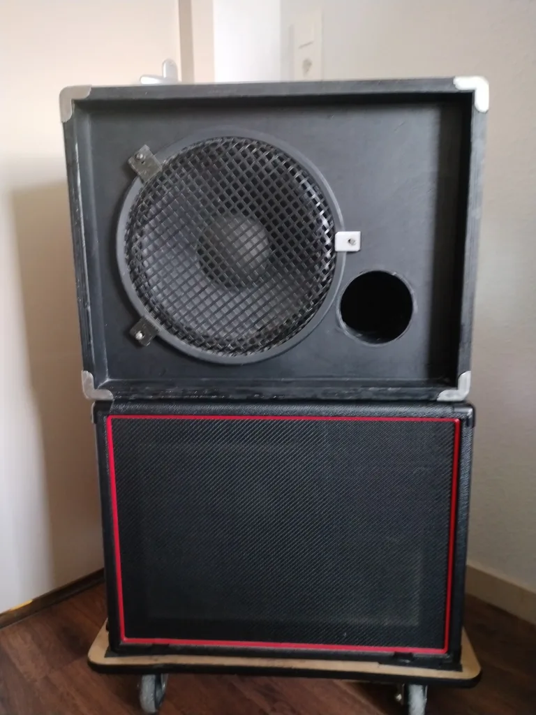 Vends 2 baffles basse 12 pouces — visuel