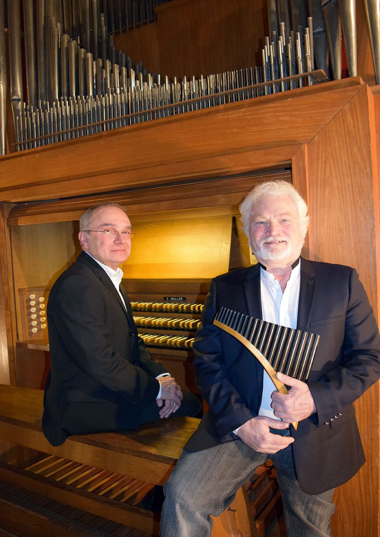 Georges Schmitt et l'organiste Francis Roudier (Titulaire des Grandes Orgues de l'église Sainte-Jeanne d'Arc de Versailles)