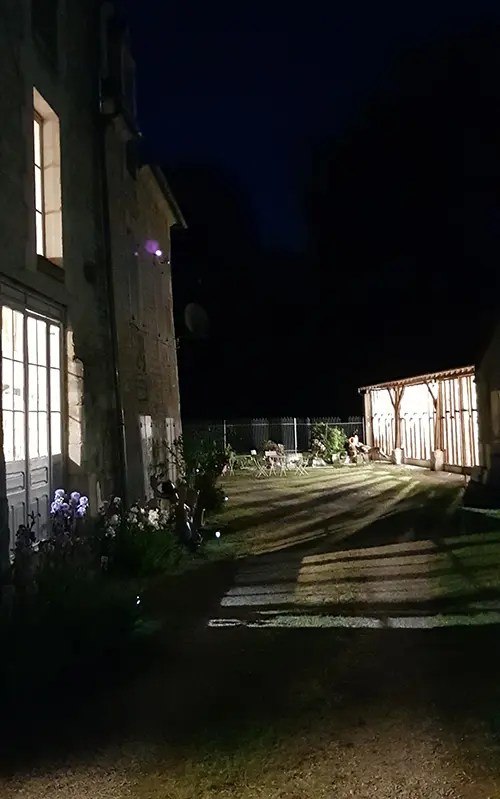 Visite nocturne du Musée Pierre Merlier dans le cadre de la Nuit des Musées (dialogue avec les oeuvres à la lueur des lampes) – Escolives-Sainte-Camille  (Musée Pierre Merlier / Moulin  du Saulce / Hameau du Saulce) (affiche de l’événement)