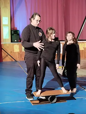 Atelier de pratique artistique : Initiation aux arts du cirque (en famille  partir de 6 ans) dans le cadre du Festival 