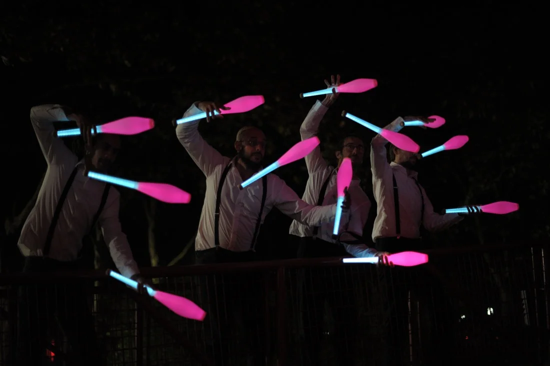 Cabaret Cirque : "Super Héros - nés" (Cirque, théâtre et aventures jonglées rocambolesques / Tout public) dans le cadre du festival "Tous aux Angins !" – Tannerre-en-Puisaye (Lieu-dit Les Angins / sous chapiteau) (affiche de l’événement)