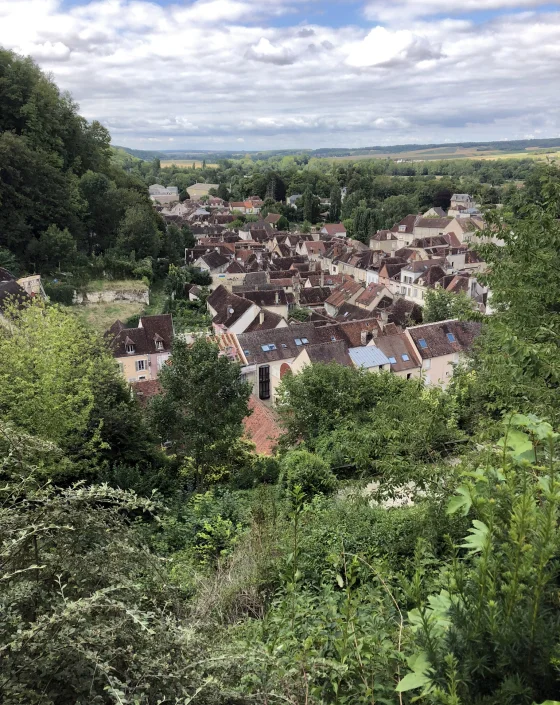 Vue du vieux Tonnerre depuis les hauteur de l'église Saint-Pierre